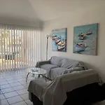 Bright 2 Bed, Pool Facing Apartment In Limnaria Gardens