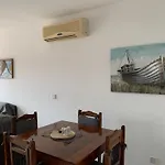 Comfortable 2 Bedroom Apartment In Popular Limnaria Gardens