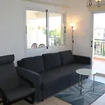 Sunset Apartment With Pool & 10 Mins To Venus Beach