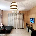 Seaside Maisonette 200M From Sea