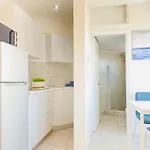Phaedrus Living : Luxury Flat Lighthouse 75