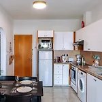 Diana Holiday Apartment Venus Beach