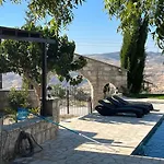 Romanos Villa