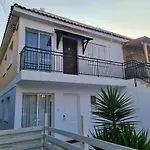 Ntoras Holiday Home