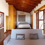 Steni Traditional Studio Apartment