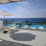 King Evelthon Beach Hotel & Resort