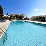 Modern Apartment Only 300M From Famous Venus Beach