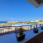 Kings Palace - Spacious 2-Bed With Sea Views And Large Patio