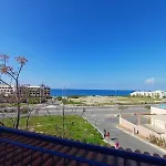 Kings Palace - Spacious 2-Bed With Sea Views And Large Patio