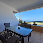Kings Palace - Spacious 2-Bed With Sea Views And Large Patio