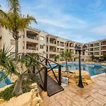 Sunny View - A Stunning Apartment With Private Rooftop