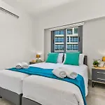 Dreamy 2 Bed Apartment By The Sea
