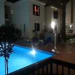 Seashell Apartments