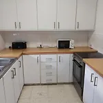 Spacious 2 Bedroom Appartment Near Mall -Internet 1Gbps