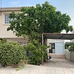 Three Bedroom With Fireplace And Piano