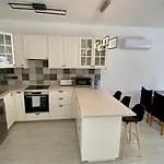 Deluxe Apartment Limnaria 155