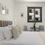 Phaedrus Living: Alkminis Seaside Suites Verano