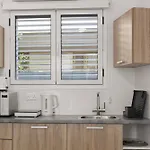 Phaedrus Living: Alkminis Seaside Suites Verano