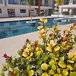 New, Modern Studio, Universal Residences