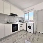 2Bd Garden Apartment
