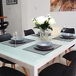 Paradise Gardens IV 2 Bd Amazing Apartment