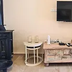 Neo Chorio Town House
