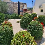 Neo Chorio Town House