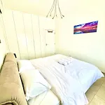 Seaside Escape - Charming Sunlit 2Br Flat