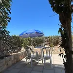 Seaview Apartment With Garden & Pool