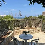 Seaview Apartment With Garden & Pool