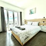 Ev Zin - Modern, Cozy, 1 Bed, Pool, 2 Balconies, A105