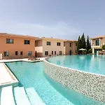 Oasis Park Apartments
