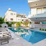 Olive Shared Pool Apartments
