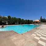 Queens Gardens Paradise Vip, Pool, Mall, Sea