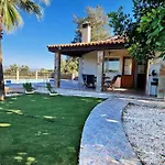 Villa In Kallepia-Luxurious Stay