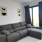 H&O New 4 Seasons Apartment Universal