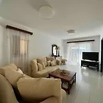 New Cozy Villa Near The Sea!