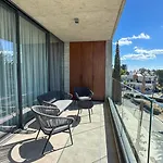 Malberry Park 202 - Modern 2 Bedroom Apartment With Pool, Gym, Jaccuzi
