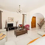 Villa Komissa