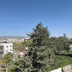Malberry Park 301 - Modern 2 Bedroom Apartment With Pool, Gym, Jaccuzi