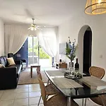 H&O Limnaria Elegance Pool View Apartment