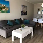 Kings Palace - Modern And Stylish 1 Bedroom Apartment