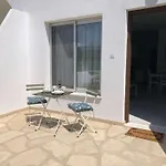 Elegant Beachside Apt - 1 Min Walk To The Beach