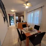 Large 2-Bedroom Townhouse With Patio, 200Mbps Wifi