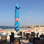Lighthouse Beach Apartment