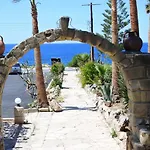 Kissonerga Beach Apartment