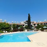 Sea View Apartment, Close To Amenities