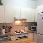 Limnaria Gardens - Modern 1 Bed, Walk To Beach & Shops