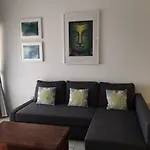 Limnaria Gardens - Modern 1 Bed, Walk To Beach & Shops