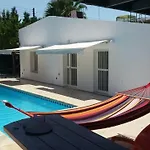 Alekas Pool And Garden Home